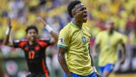 2-1，打爆日本张本智和，状态低迷连续丢分，邱党给对手上课