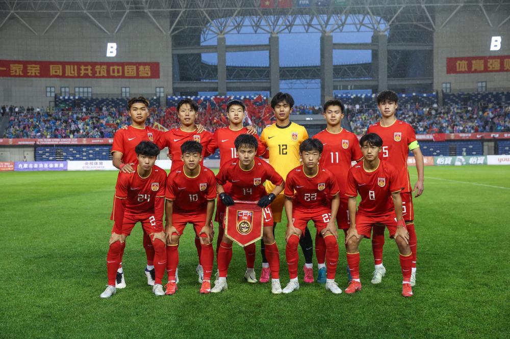 本赛季当艾顿作为最近防守人时，对手命中率下降12.9%